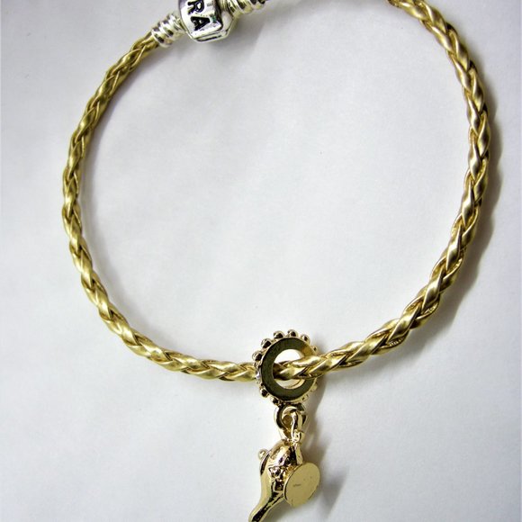 EXCLUSIVE! Disney Princess Jasmine and Aladdin Luxury Jewelry & Toy Gift Set - Picture 7 of 12